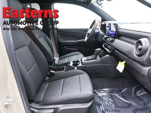 Used 2024 Chevrolet Colorado W/T image 22