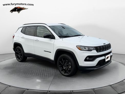 Used 2025 Jeep Compass Latitude w/ Altitude Special Edition image 1