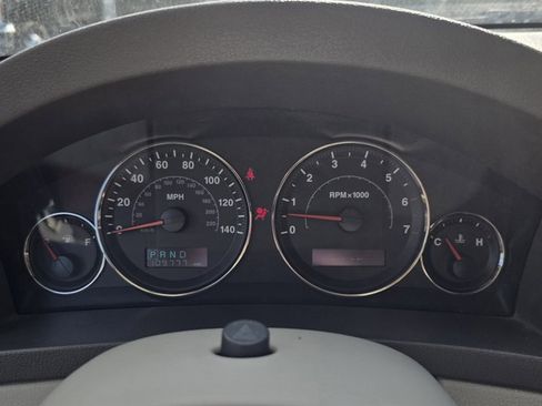 Used 2005 Jeep Grand Cherokee Limited image 21