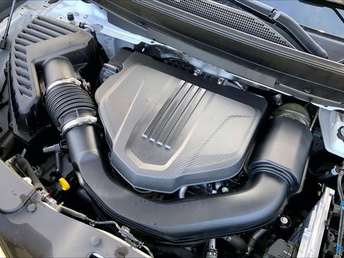 Used 2024 GMC Acadia AT4 w/ Luxury Package image 34