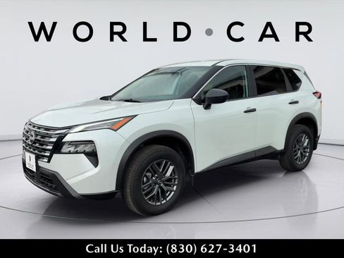 Used 2025 Nissan Rogue S FWD image 7