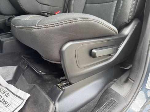 Used 2025 RAM 1500 Warlock AWD/4WD image 39