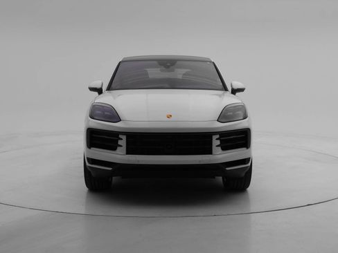 Used 2024 Porsche Cayenne Coupe image 10