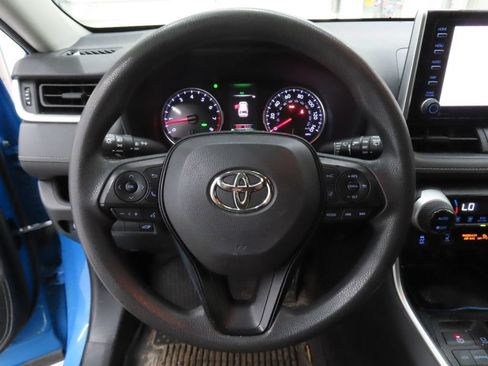 Used 2019 Toyota RAV4 XLE w/ Convenience Package FWD image 14