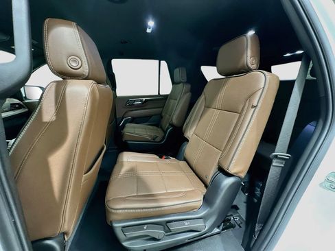 Used 2025 Chevrolet Tahoe High Country AWD/4WD image 24