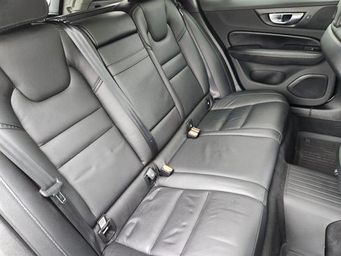 Used 2020 Volvo V60 T5 Cross Country w/ Protection Package Premier image 17