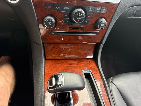 Used 2013 Chrysler 300 RWD image 15