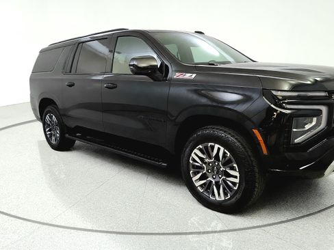 Used 2025 Chevrolet Suburban Z71 AWD/4WD image 1