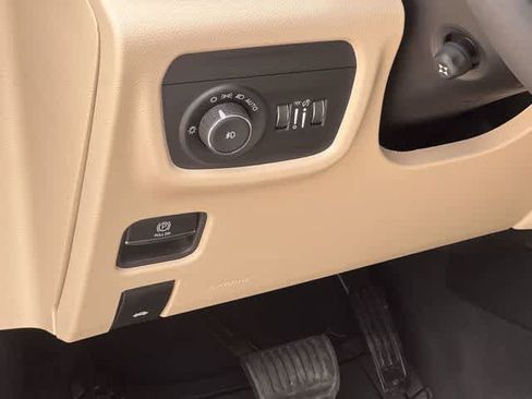 Used 2024 Jeep Grand Cherokee Limited w/ Luxury Tech Group II AWD/4WD image 29