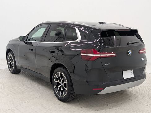 Used 2026 BMW X3 xDrive30 w/ Convenience Package AWD/4WD image 3