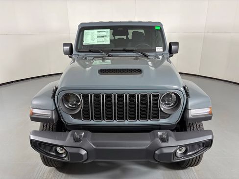 New 2026 Jeep Gladiator Sport AWD/4WD image 3