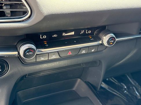 Used 2022 MAZDA CX-30 AWD 2.5 S w/ Premium Package image 21