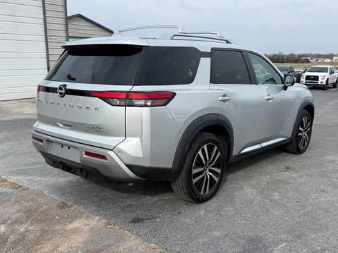 Used 2023 Nissan Pathfinder Platinum image 18