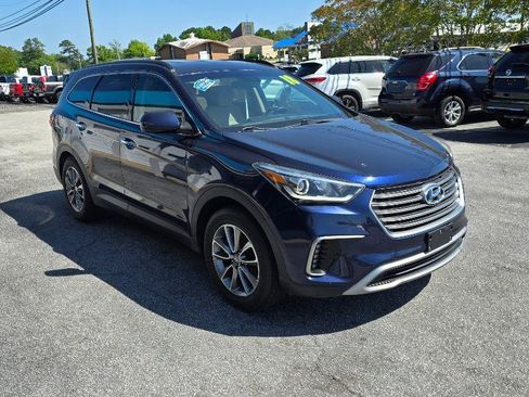Used 2018 Hyundai Santa Fe SE FWD image 3