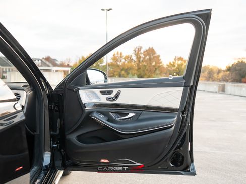 Used 2020 Mercedes-Benz S 560 Sedan image 44