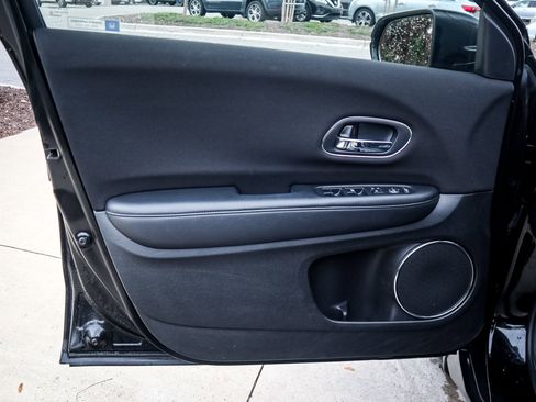 Used 2017 Honda HR-V EX image 14