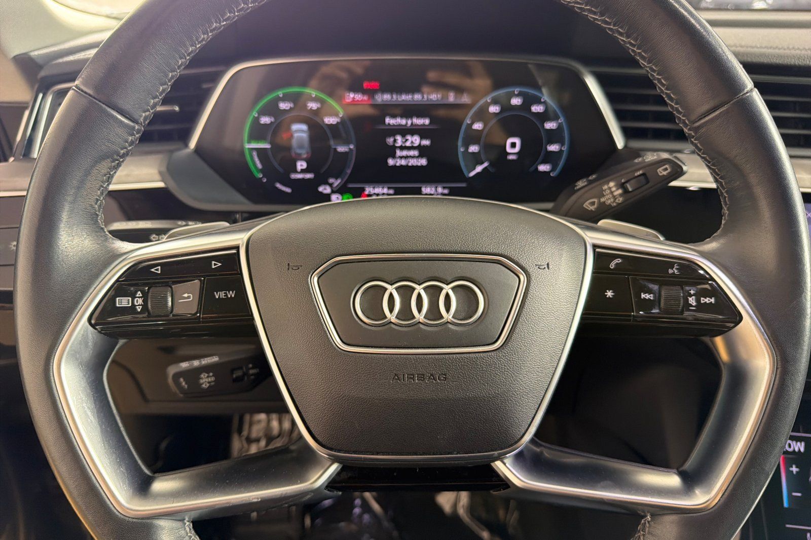 Used 2024 Audi Q8 e-tron Premium AWD/4WD image 23