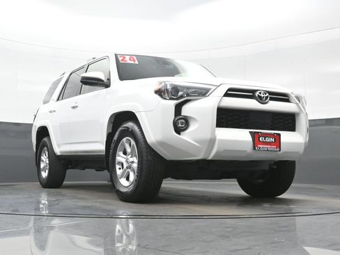Used 2024 Toyota 4Runner SR5 RWD image 27