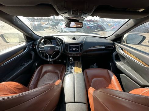 Used 2017 Maserati Levante w/ Sport Package image 2