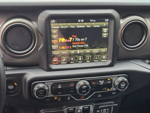 Used 2021 Jeep Gladiator Sport AWD/4WD image 29