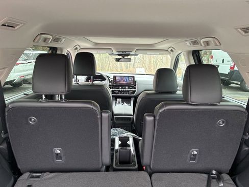 New 2026 Nissan Pathfinder SL w/ SL Premium Package AWD/4WD image 14