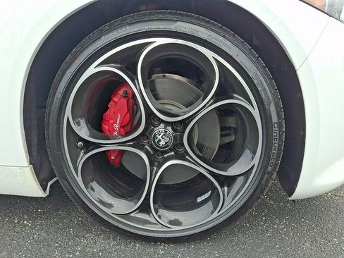 Used 2024 Alfa Romeo Giulia Ti w/ Active Assist Plus Package RWD image 8