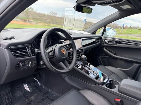 Certified 2026 Porsche Macan Turbo AWD/4WD image 4