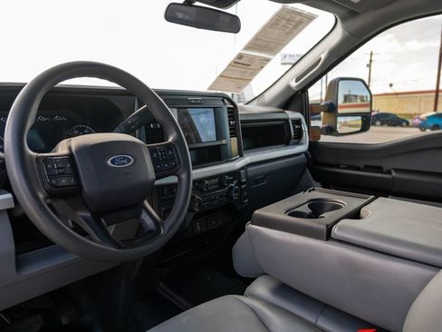 Used 2025 Ford F250 XL AWD/4WD image 16