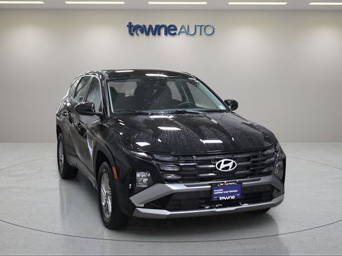 Used 2025 Hyundai Tucson SE AWD/4WD image 5