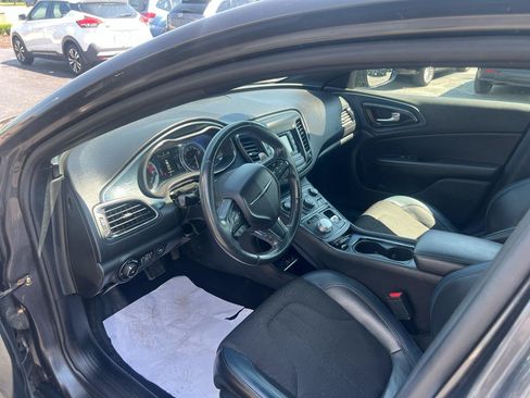 Used 2017 Chrysler 200 S w/ Comfort Group AWD/4WD image 15