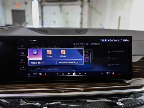 Used 2026 BMW X7 xDrive40i AWD/4WD image 17