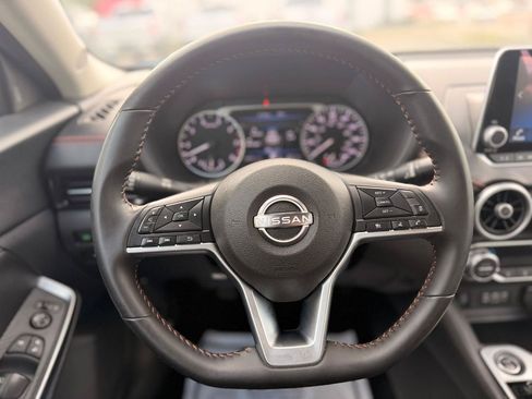 Used 2025 Nissan Sentra SR FWD image 18