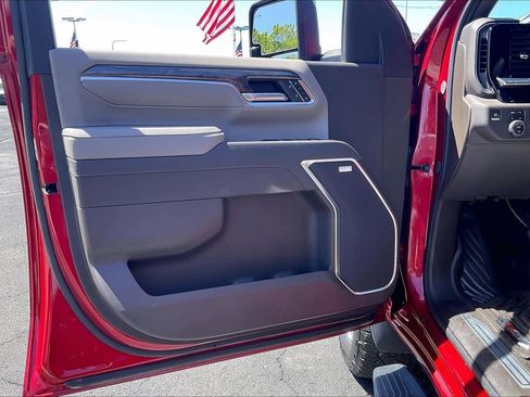 Used 2025 Chevrolet Silverado 3500 LTZ w/ LTZ Plus Package AWD/4WD image 25