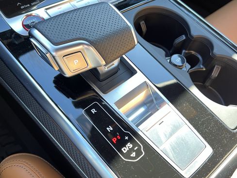 Certified 2024 Audi RS Q8 image 26