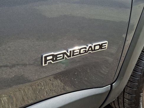 Used 2021 Jeep Renegade Latitude w/ Convenience Group AWD/4WD image 29