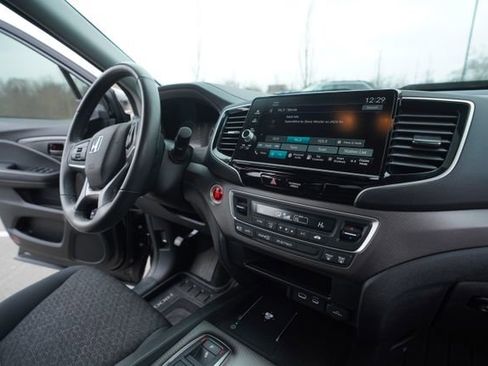 Used 2025 Honda Ridgeline Sport image 30