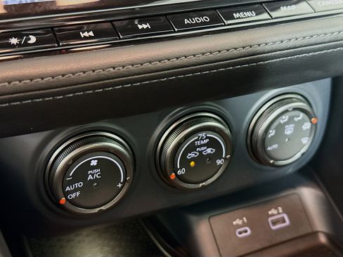 Used 2024 Nissan Z Performance w/ Floor Mat Package image 19