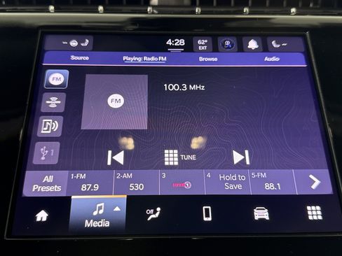 New 2025 Jeep Grand Cherokee Altitude image 18