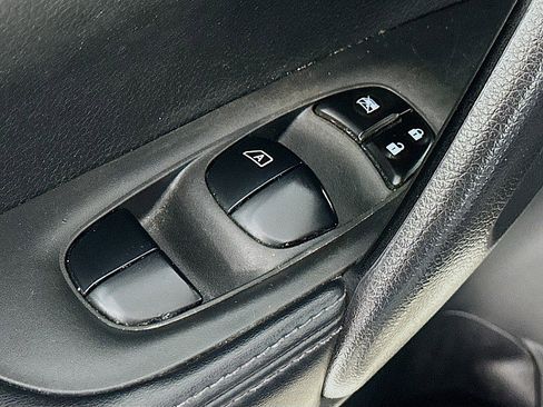 Used 2020 Nissan Rogue Sport SL w/ Premium Package FWD image 20