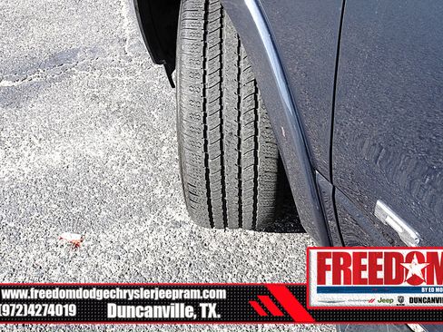 Used 2025 RAM 1500 Laramie AWD/4WD image 45