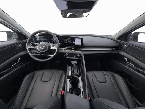 New 2026 Hyundai Elantra Limited FWD image 13