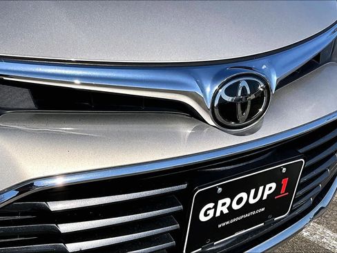 Used 2017 Toyota Avalon Limited image 28