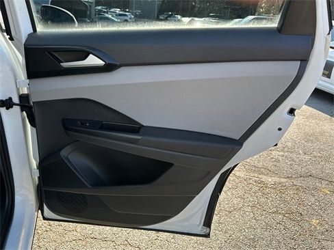 Certified 2023 Volkswagen Taos SE image 16