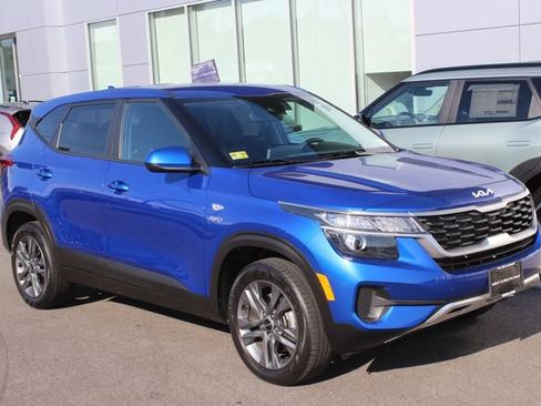 Certified 2023 Kia Seltos LX AWD/4WD image 1