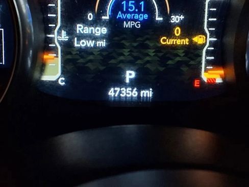 Used 2019 Jeep Wrangler Unlimited Sahara w/ Uconnect 4C Nav & Sound Group image 29