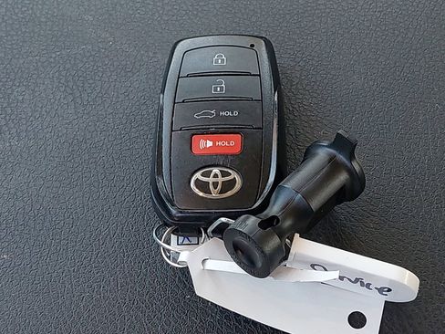 Used 2025 Toyota Camry LE image 13