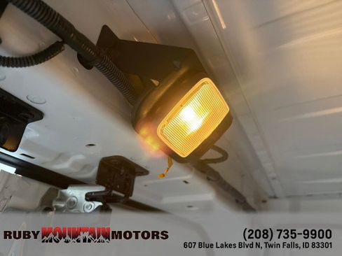 Used 2019 Nissan NV 2500 S image 21