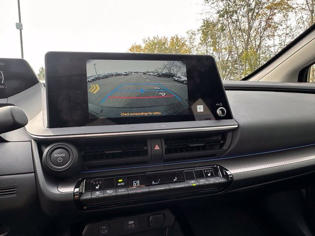 Used 2024 Toyota Prius XLE FWD image 28