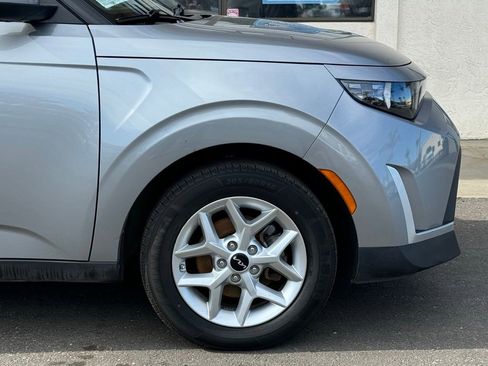 Used 2024 Kia Soul LX w/ Option Group 015 FWD image 2