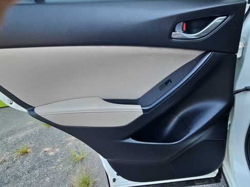 Used 2015 MAZDA CX-5 Touring w/ Bose/Moonroof Package FWD image 27